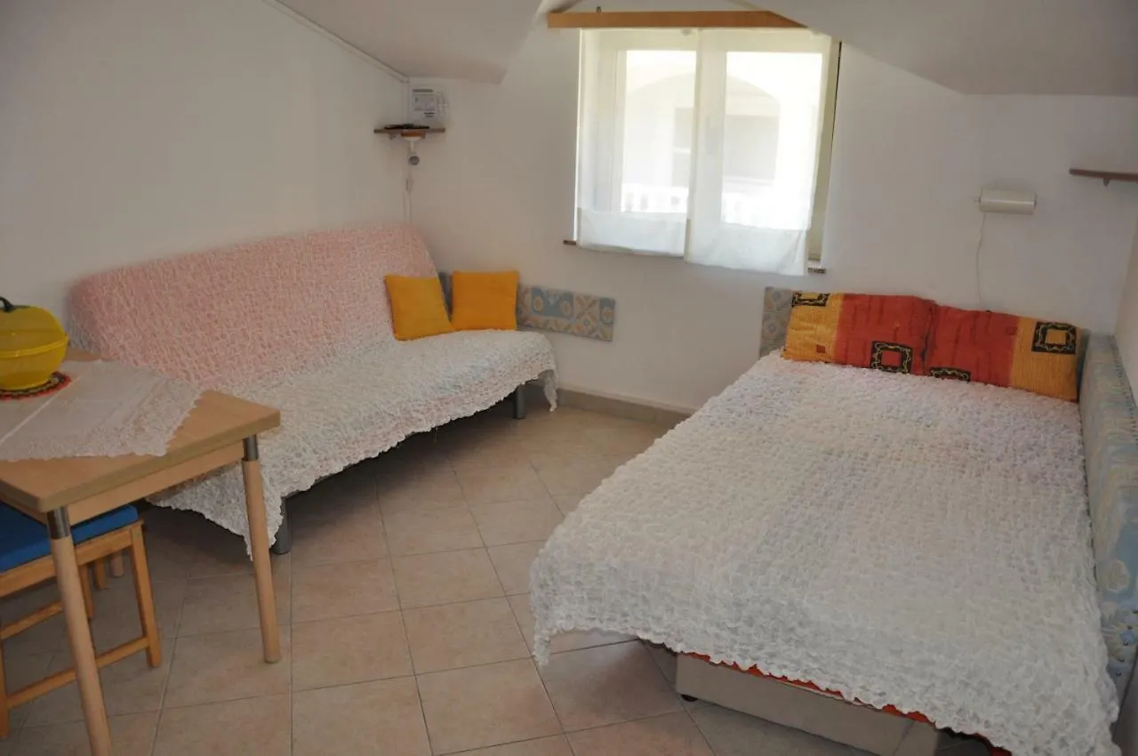 Apartments Alicia Lopar-50M Vom Strand Chorvatsko