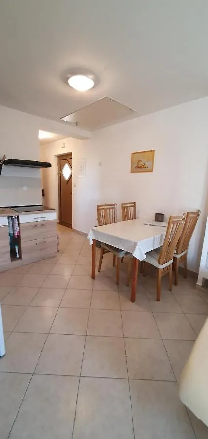 Apartments Alicia Lopar-50M Vom Strand