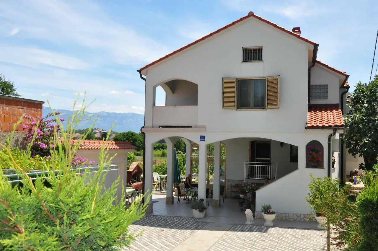Apartments Alicia Lopar-50M Vom Strand